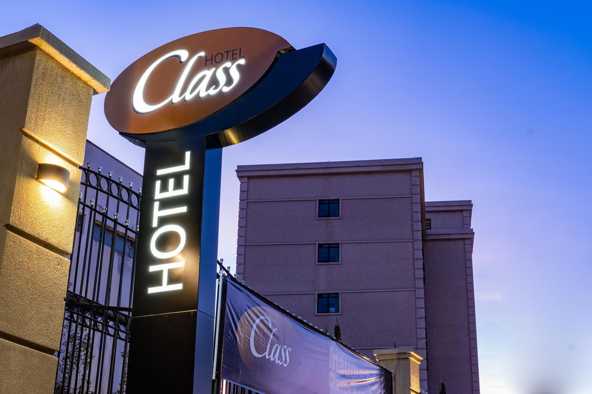 Class Hotel 皮拉西卡巴 外观 照片