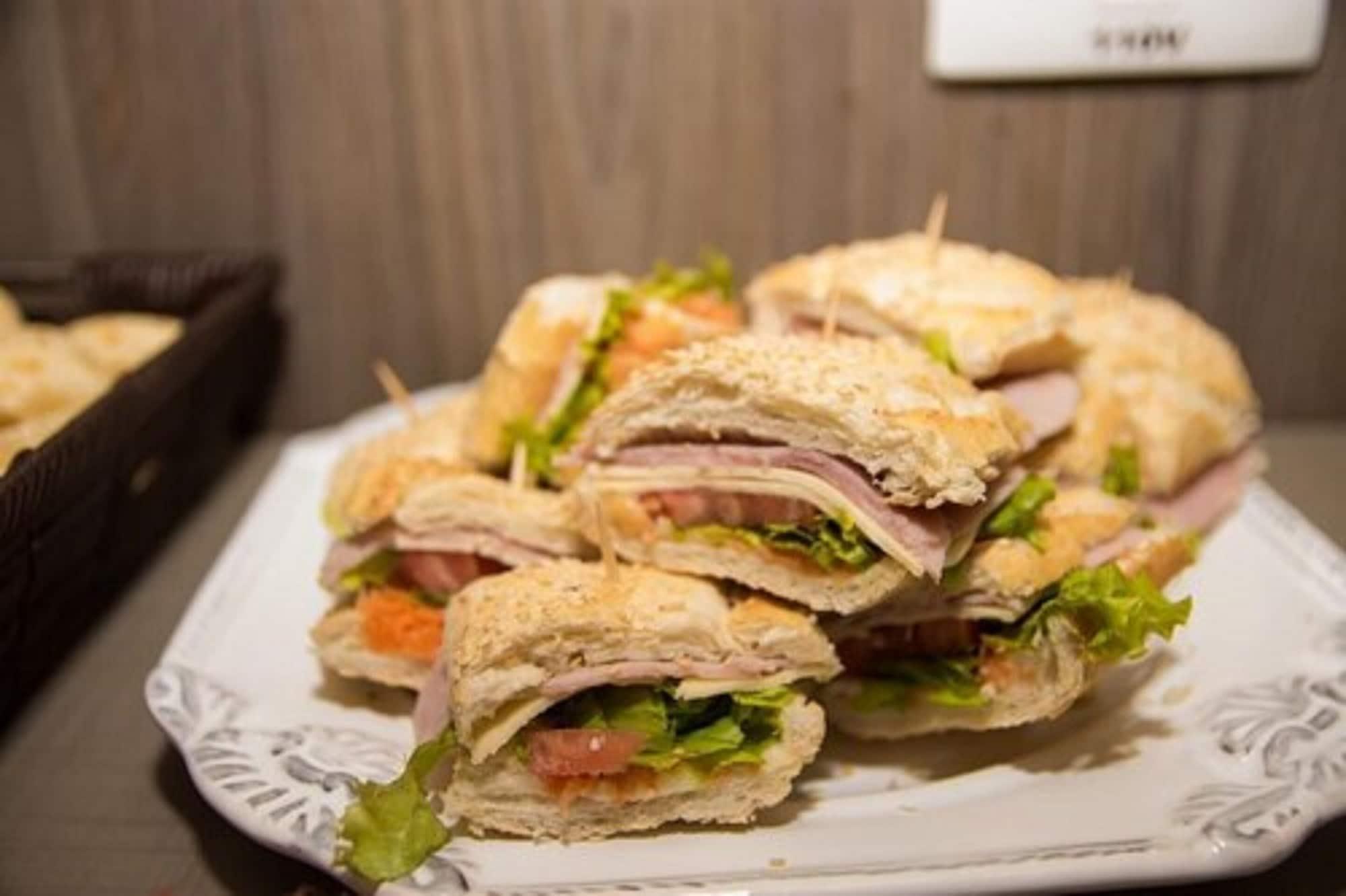 Class Hotel 皮拉西卡巴 外观 照片